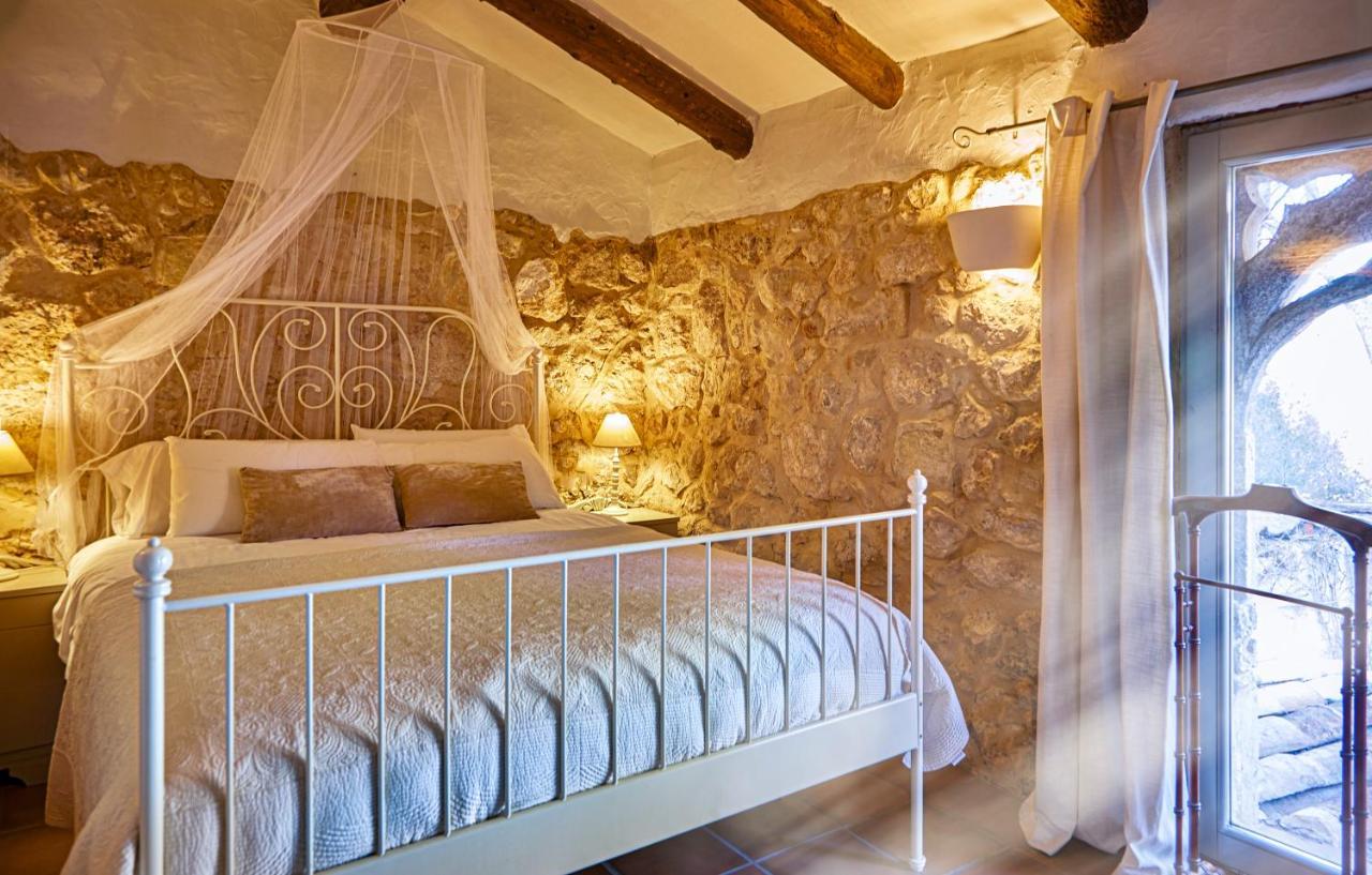 Sitges Hill Retreats-Masia Nur 22 Bedrooms Divided Over 9 Houses For Max 44 Guests Canyelles  Exteriér fotografie